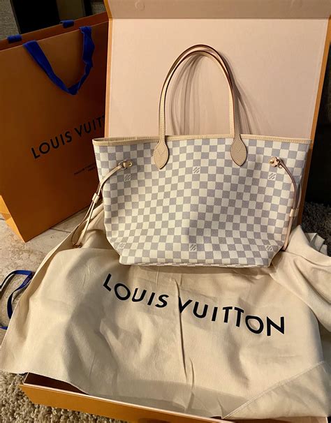 LV Promotion .